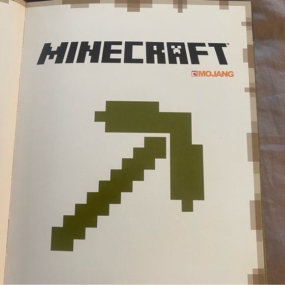 ⭐️ Minecraft⭐️Essential Handbook: An Official Mojang Book - Picture 5 of 6